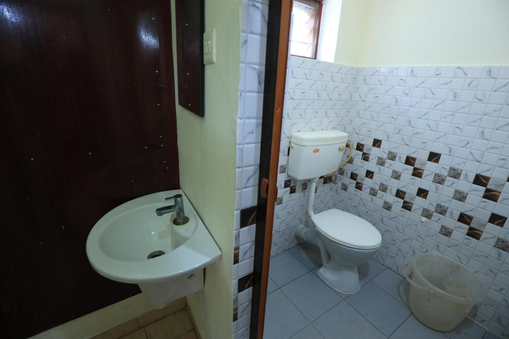 Hotel Gamas Inn Thiruvananthapuram Bagian luar foto