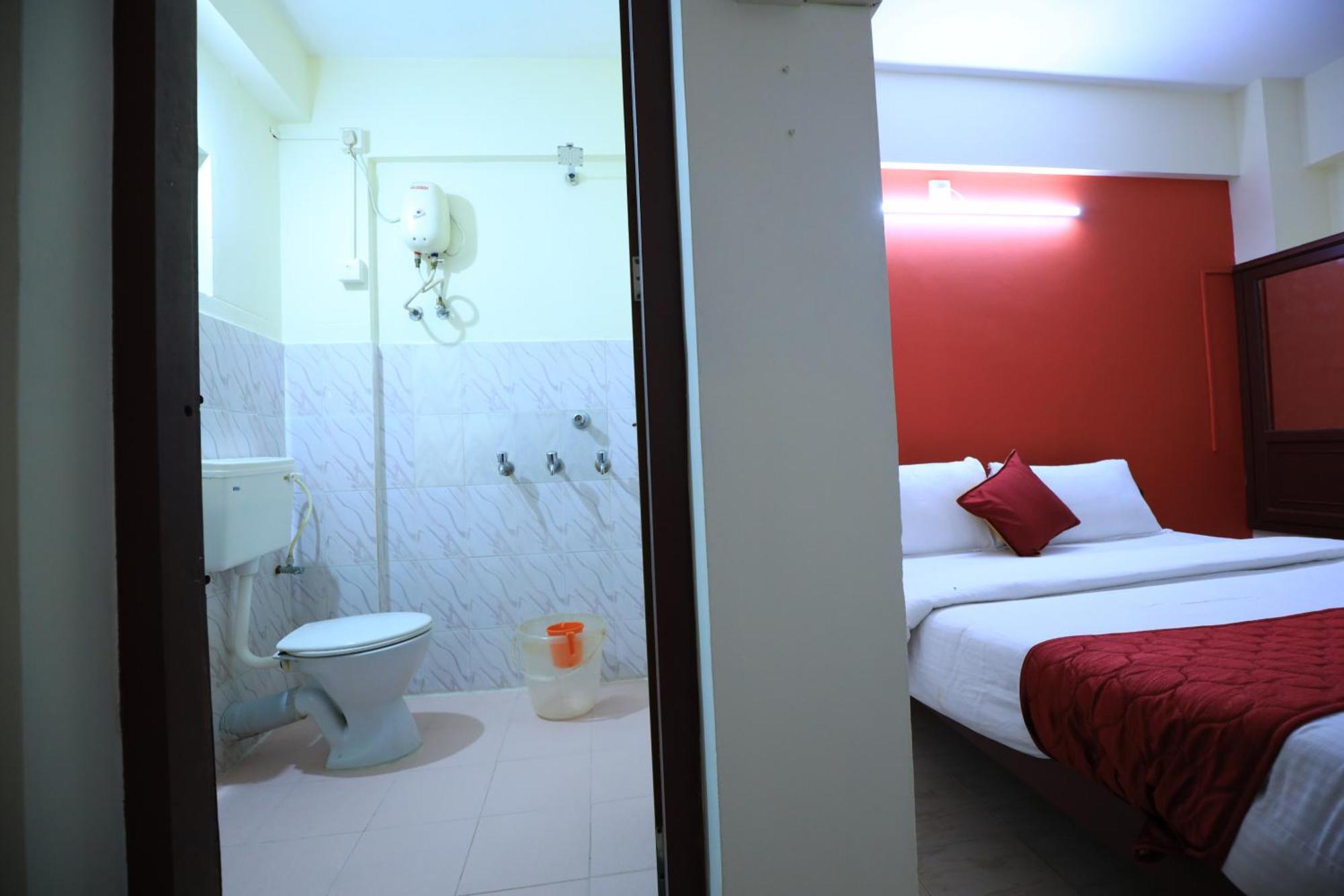 Hotel Gamas Inn Thiruvananthapuram Bagian luar foto